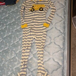 Carter's Gray and Yellow Striped Footie with Truck Size 4T Boys